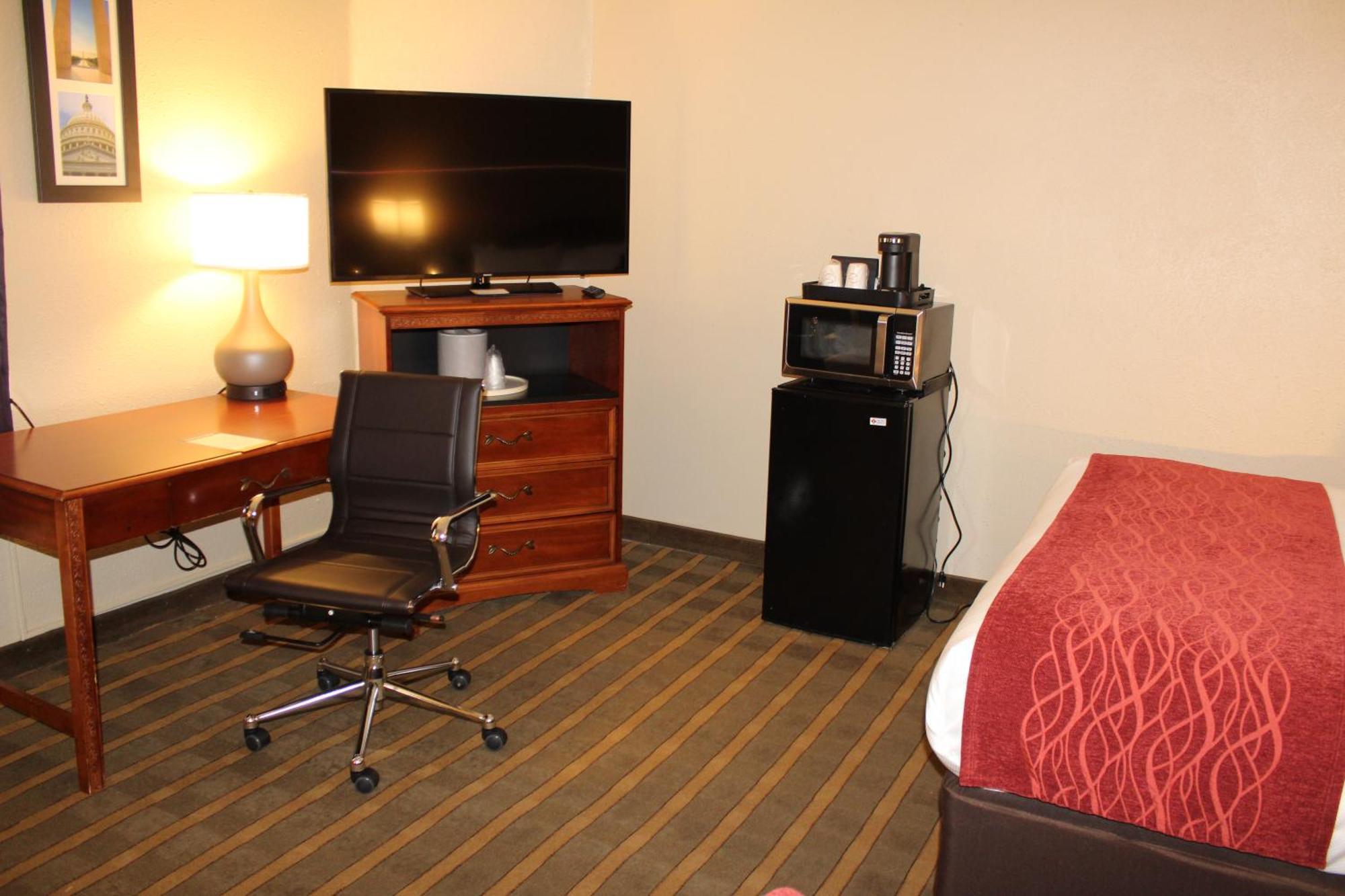 Comfort Inn University Center Fairfax Exterior photo